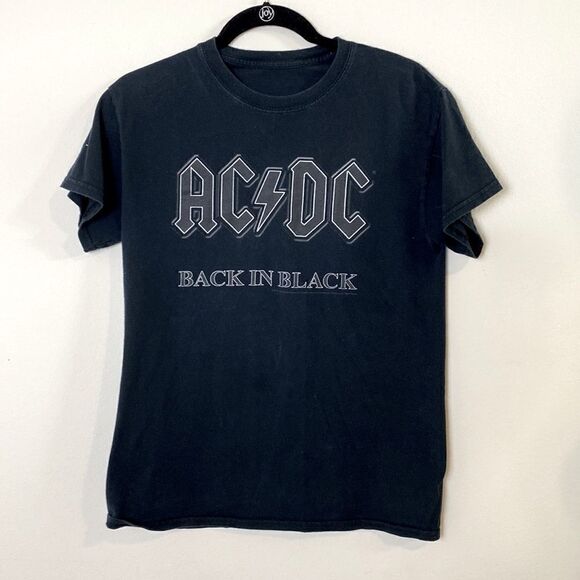 AC DC Back in Black Boy’s Short Sleeve Black Tee Shirt - Picture 1 of 3